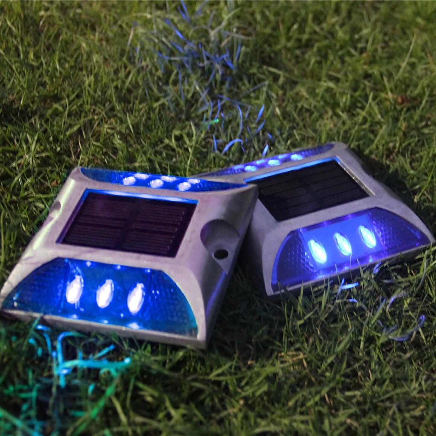 2W 6 LED Solar Powered Driveway Lamp Light Control Good Bearing Capacity IP68 Waterproof Road Warning Lamp for Street Avenue Peaceful Pleasures Health and Wellness