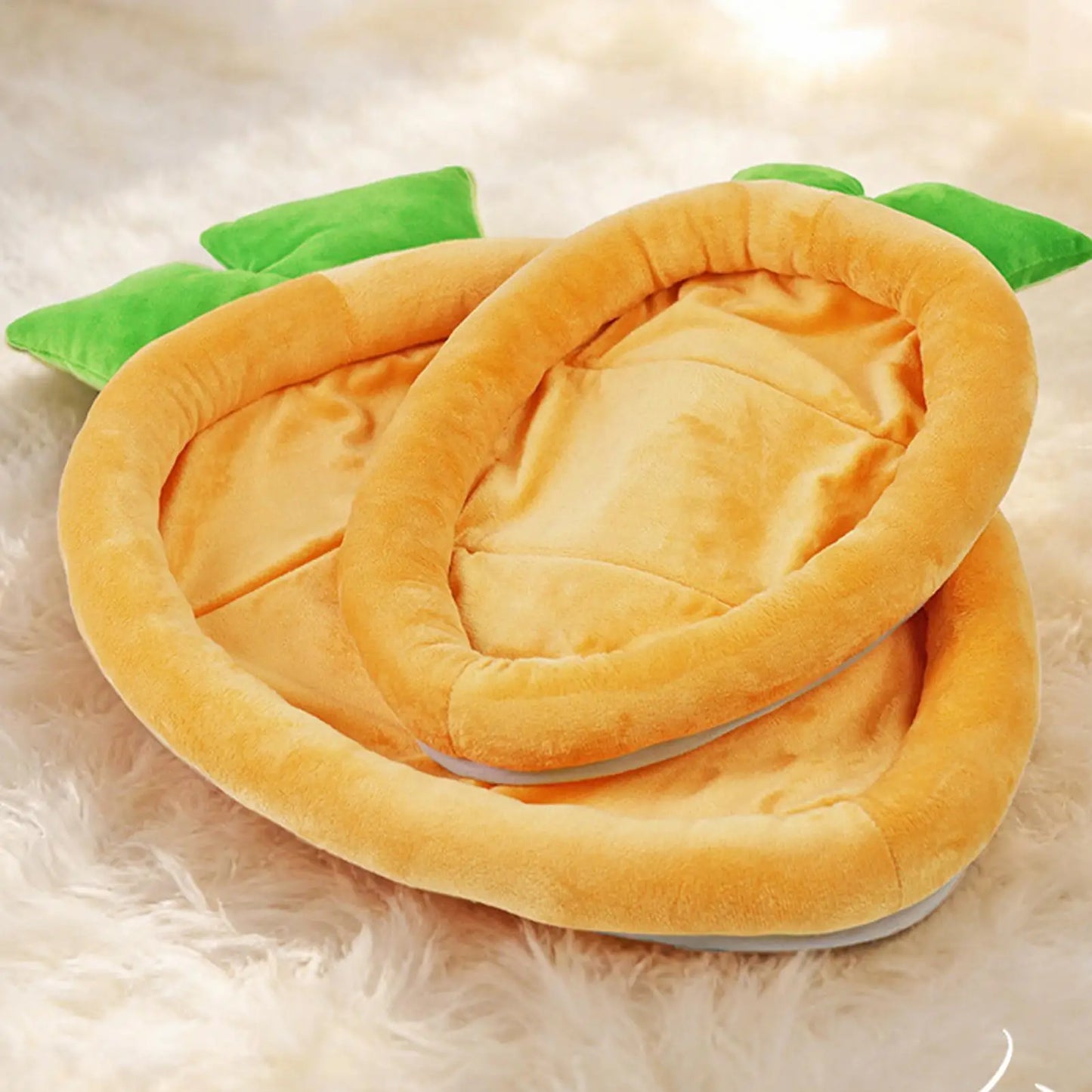 Carrot-Shaped Pet Bed Mat – Soft Flannel for Rabbits & Hamsters