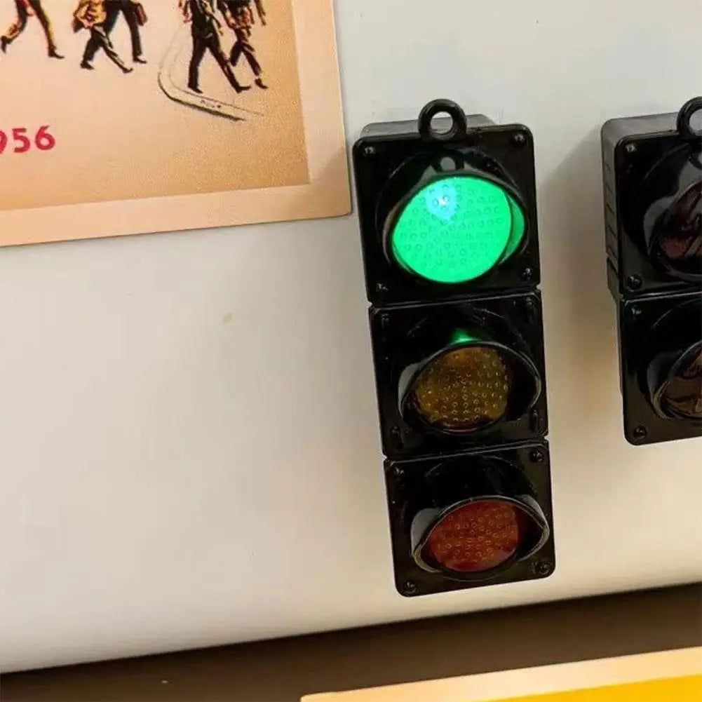 Traffic Light Miniature Fridge Magnet – Cute Novelty Décor
