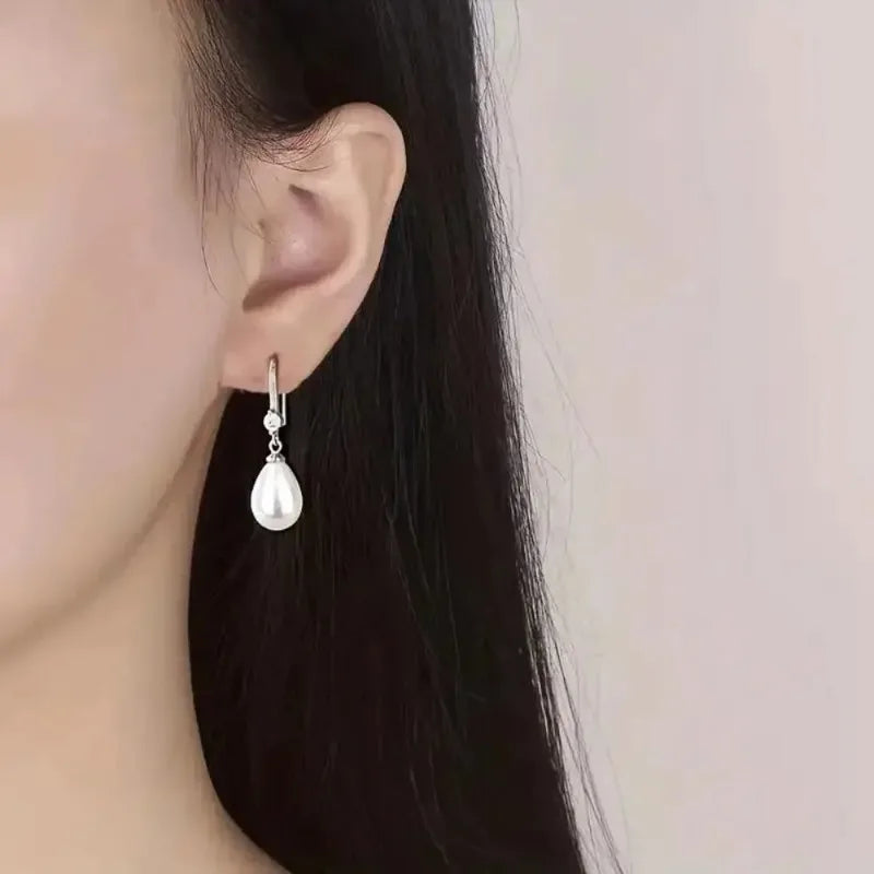 Freshwater Pearl Drop Earrings – Elegant Water Drop Style