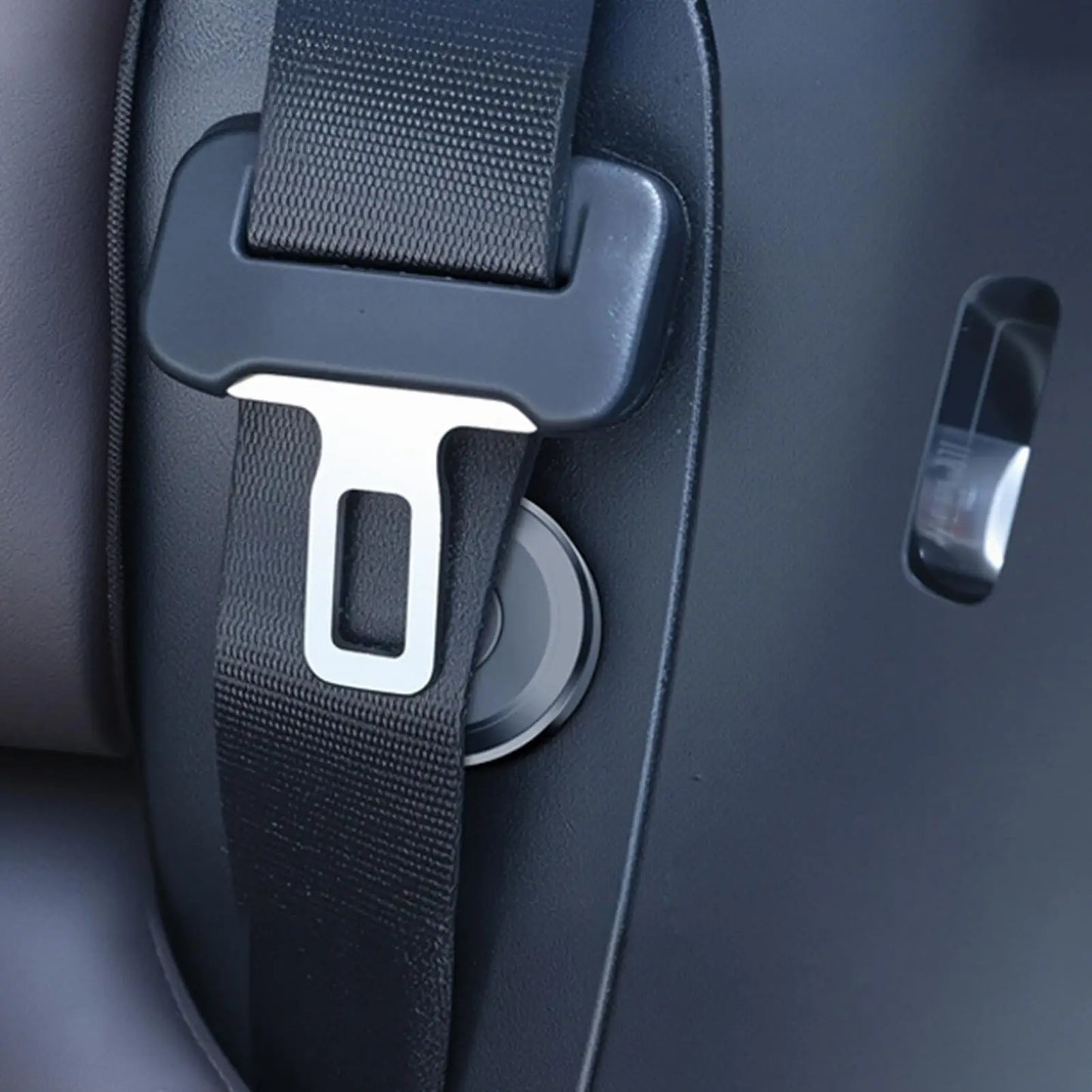 Magnetic Seat Belt Buckle Holder – Universal Car Stabilizer