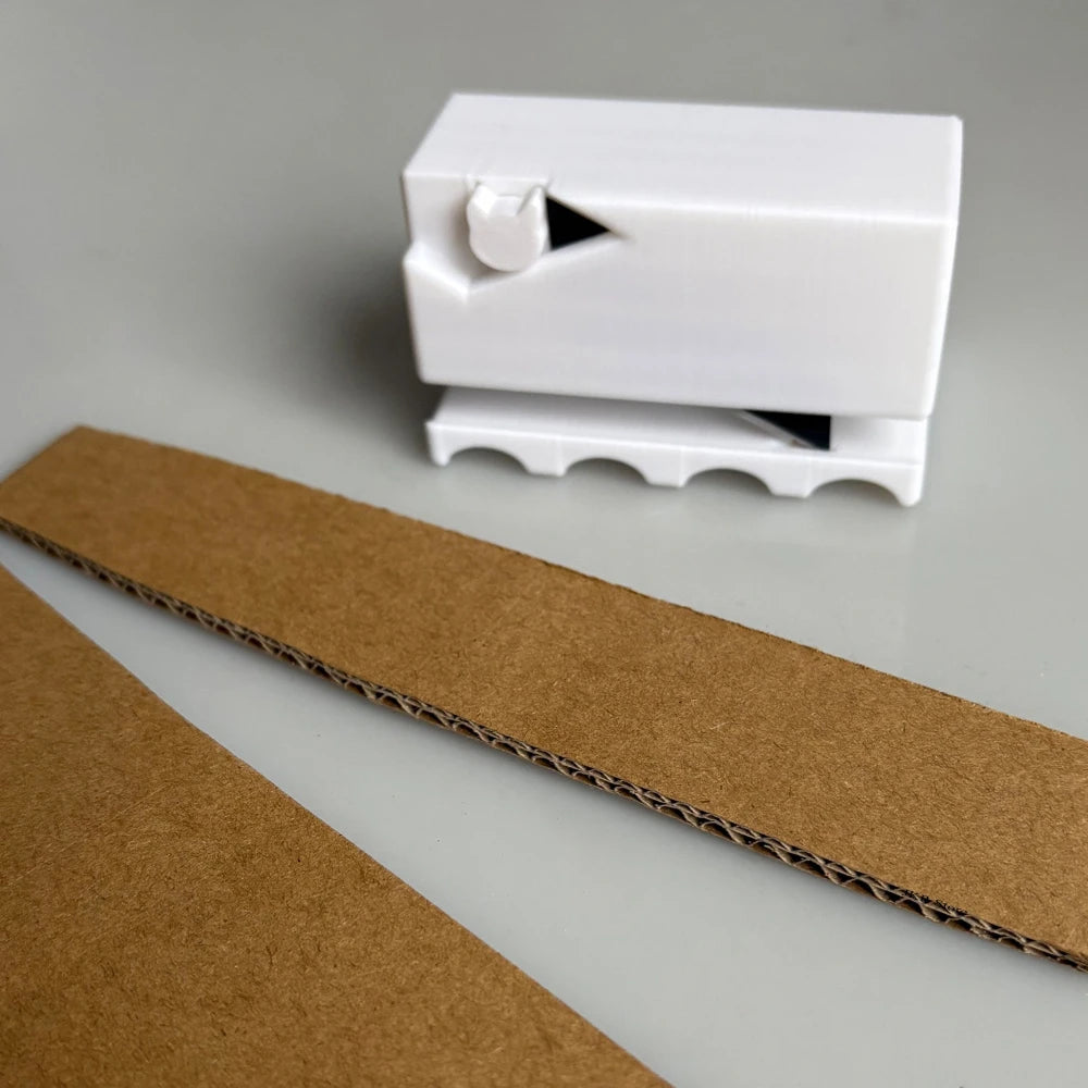 Manual Cardboard Cutter for DIY Cat Scratchers & Crafts