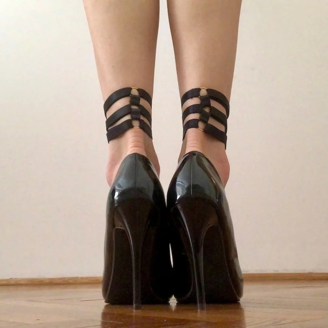 UYEE 1 Pair Black O-ring Punk Ankle Belt Elasticity Feather Anklet