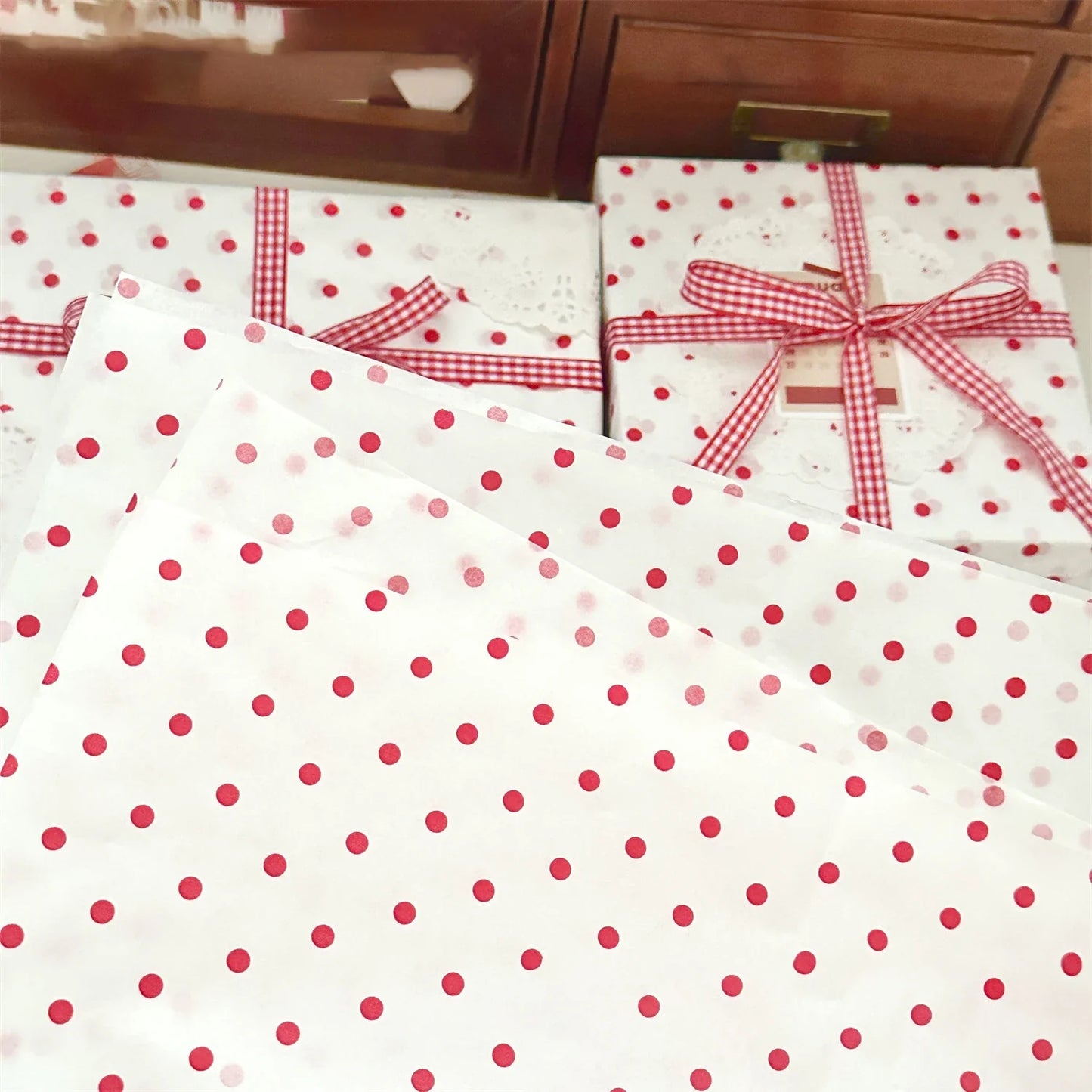 Polka Dot Pearl Flower & Gift Wrapping Paper Sheets – 10 Pack
