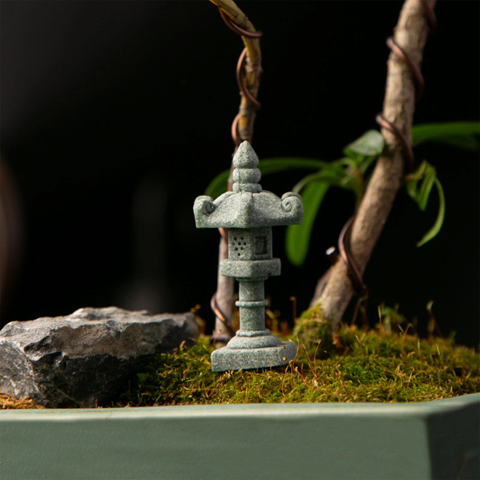 Lantern Garden Statue Table Art Home Room Decoration for Plant Pot Home Garden Yard Peaceful Pleasures Health and Wellness