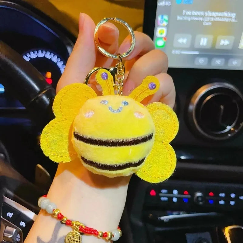 Cute Plush Bee Keychain – Soft Cartoon Bag Charm & Gift