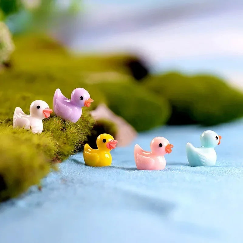 1/3/5PCS Cute Mini Resin Yellow Duck Ornament Miniature Figures Tiny Duck Resin Handicraft Micro Landscape Dollhouse Decoration Peaceful Pleasures Health and Wellness