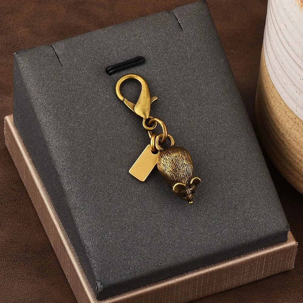 Heart-Shaped Keychain Bag Charm – Gold-Tone Pendant Accessory
