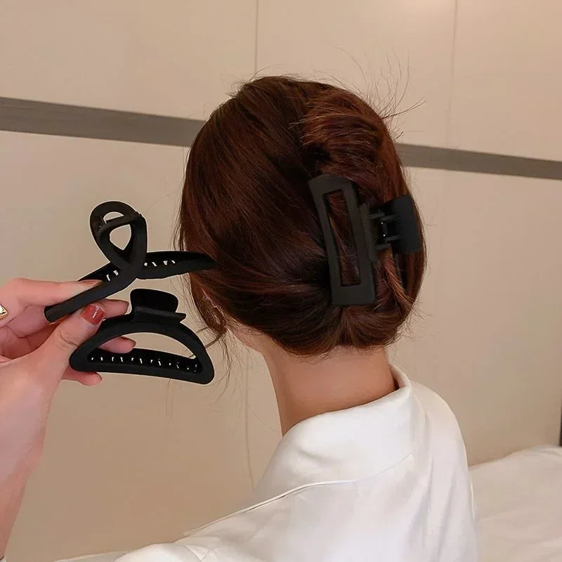 Women Elegant Black Geometric Plastic Hair Claw Lady Sweet Long