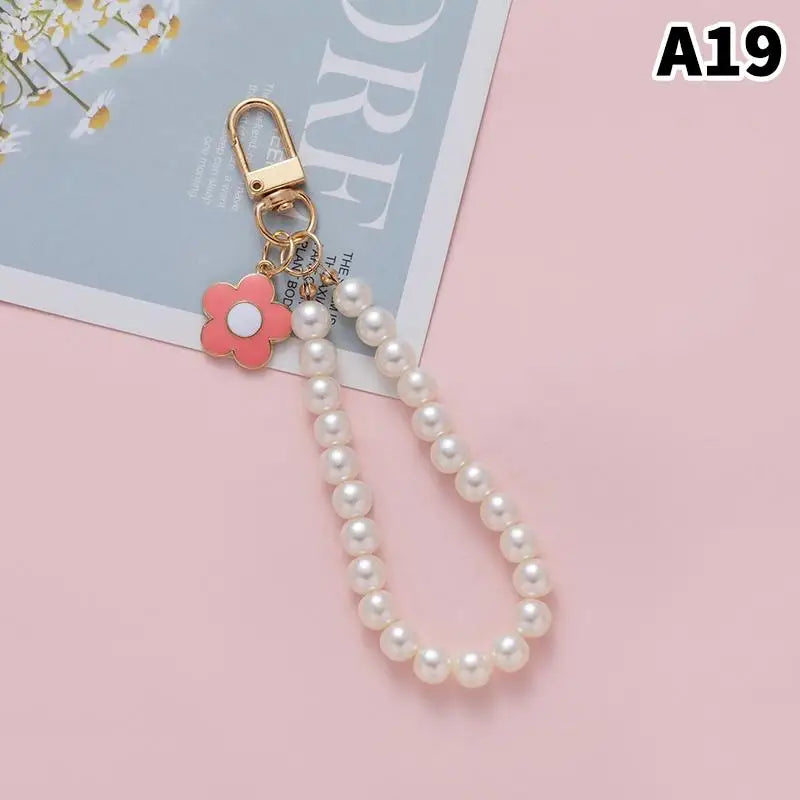 Pearl Flower Keychain Charm – Beaded Bag & Phone Pendant