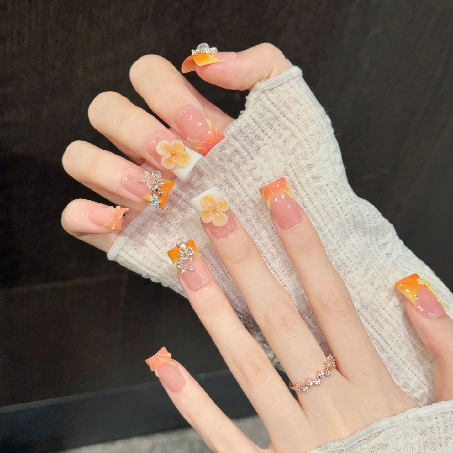 Y2K Duckbill Press On Nails – 3D Flower & Rhinestone, 10 Pcs