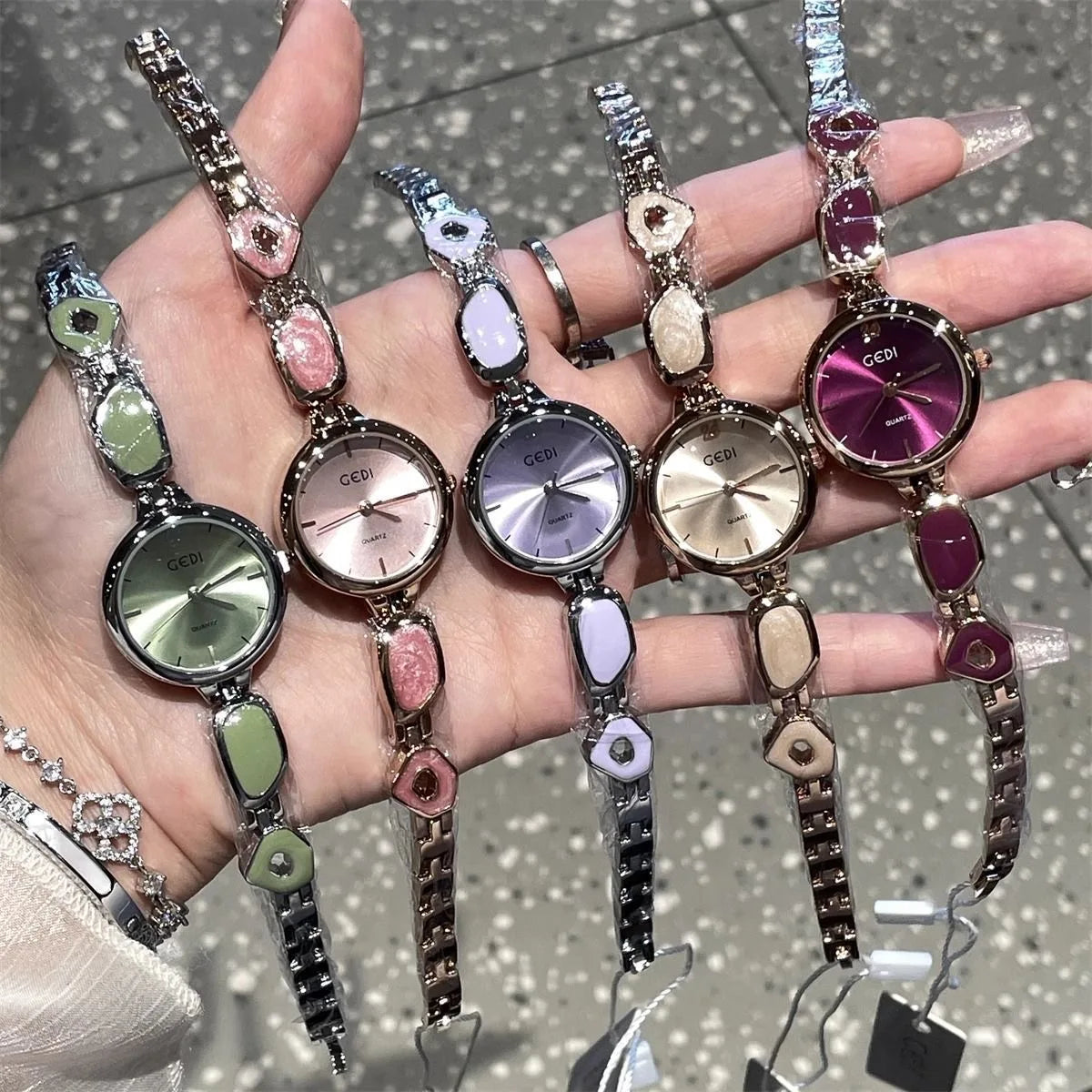 Versatile Fashionable Women Watch Women Hand Style Women Light Luxury Niche Small Exquisite Simple High End Regular Quartz Watch Peaceful Pleasures Health and Wellness
