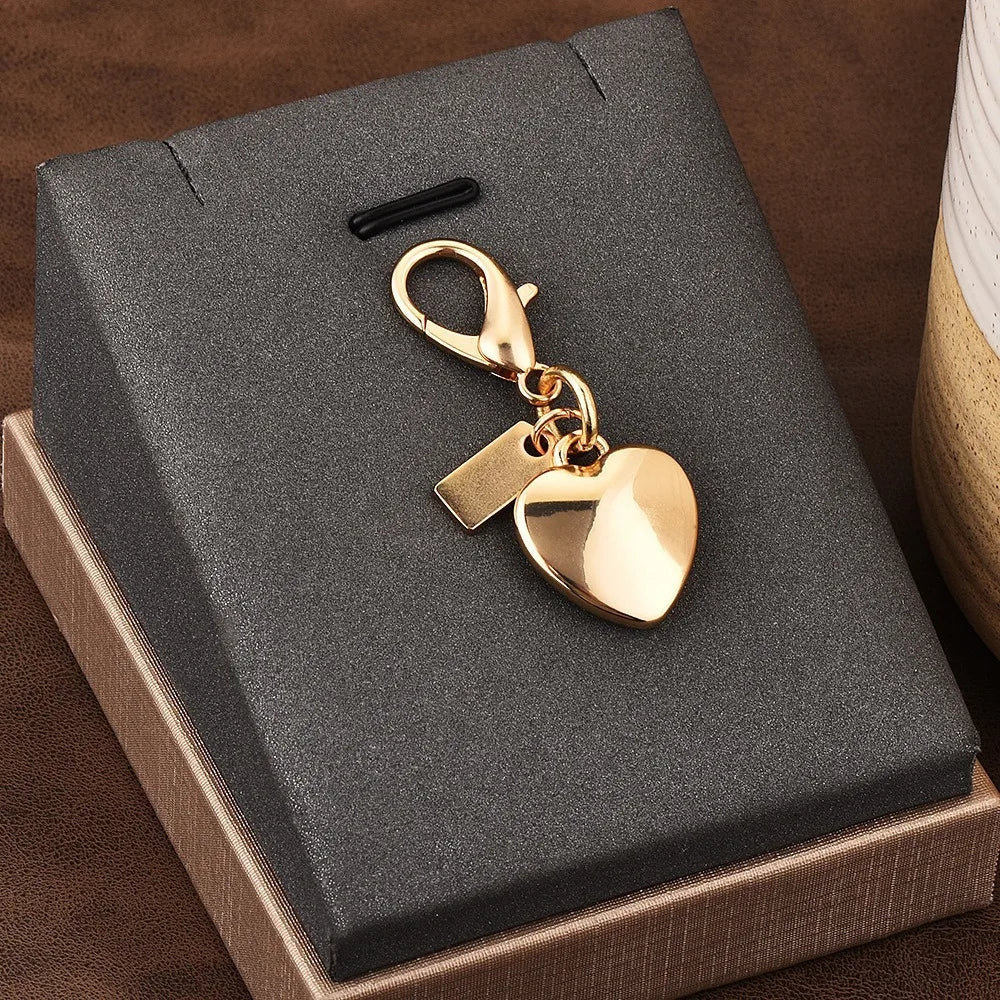Heart-Shaped Keychain Bag Charm – Gold-Tone Pendant Accessory
