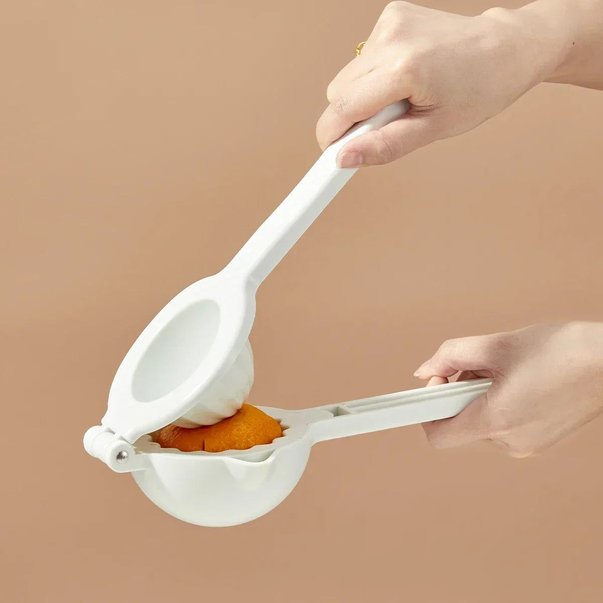 WORTHBUY Lemon Squeezer Plastic Citrus Press Kitchen Fruit Tools Manual Fruit Juicer Orange Fruit Extractor Hand Lemon Press Peaceful Pleasures Health and Wellness