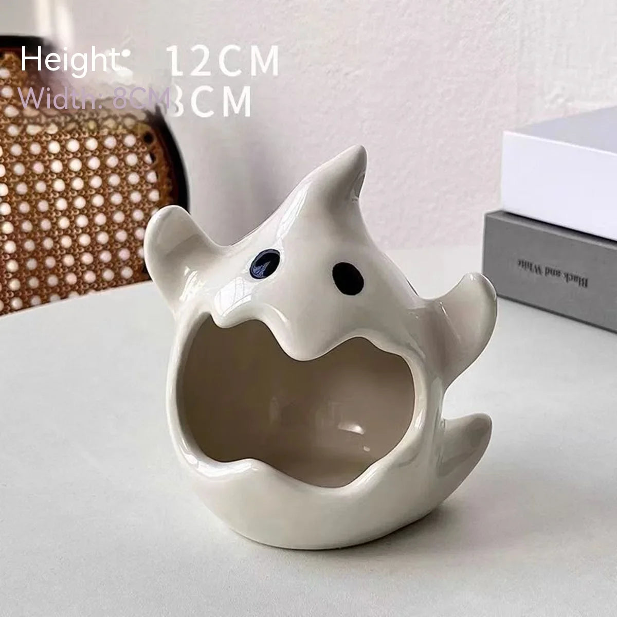 Ceramic Ghost Candle Holder Ashtray Desktop Aromatherapy Candle Container Halloween Christmas Gift Practical Home Decoration New Peaceful Pleasures Health and Wellness WHITE