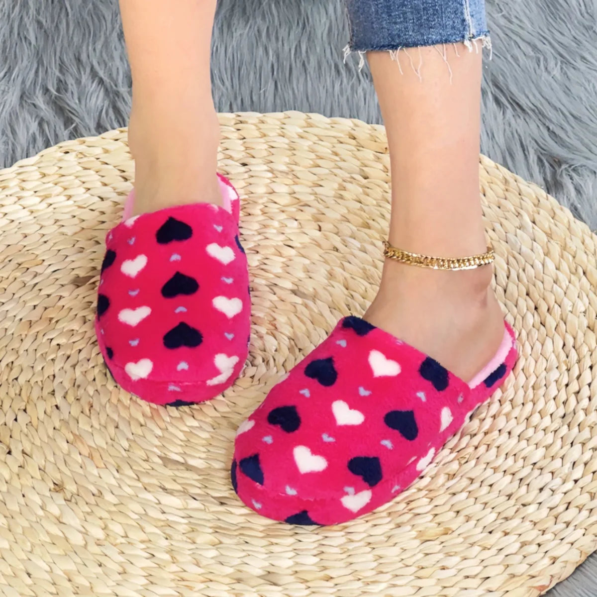 Women's Plush Heart Slippers – Warm Non-Slip Indoor House Shoes