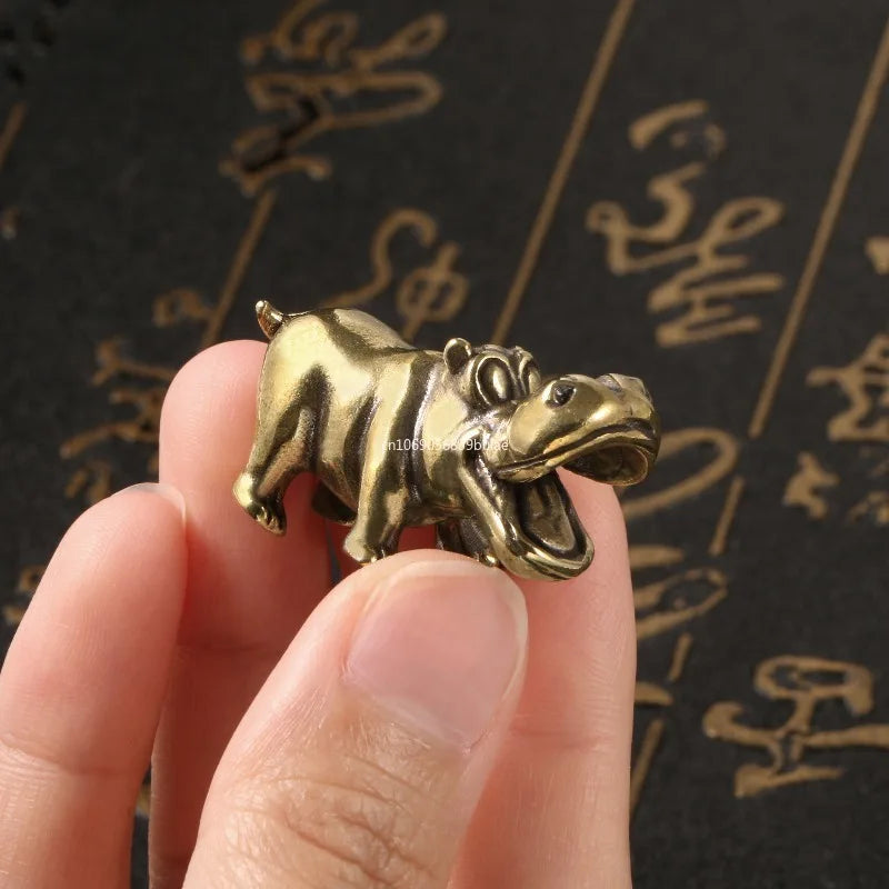 Retro Brass Hippo Figurines Ornaments Pure Copper Animal Hippo Model Statue Miniatures Desk Decorations Feng Shui Gifts Decor Peaceful Pleasures Health and Wellness