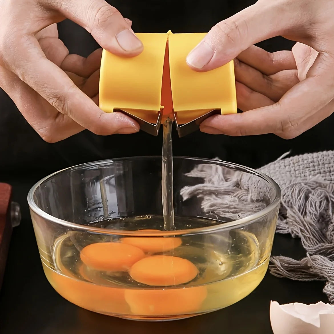 Stainless Steel Egg Shell Opener – Portable Kitchen Cracker Tool