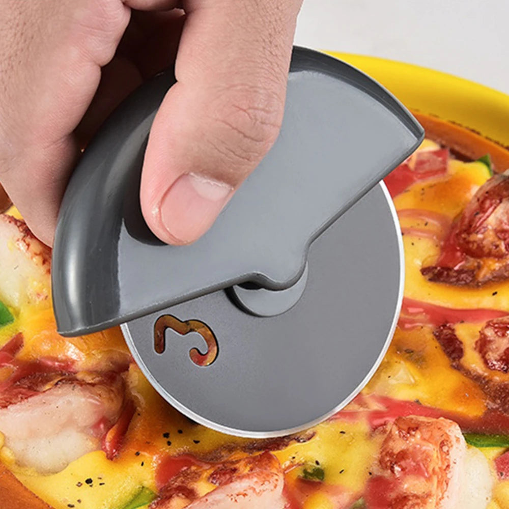 Stainless Steel Pizza Wheel Cutter with Lid – Roller Dough Slicer & Pastry Tool