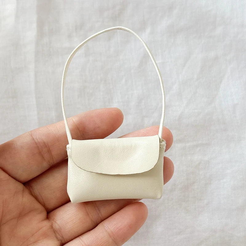 1Pcs Doll Handbag Leather Bag PU Leather Purse Lady Accessories 15-17cm Doll Decoration Pretend Play Toy Peaceful Pleasures Health and Wellness White