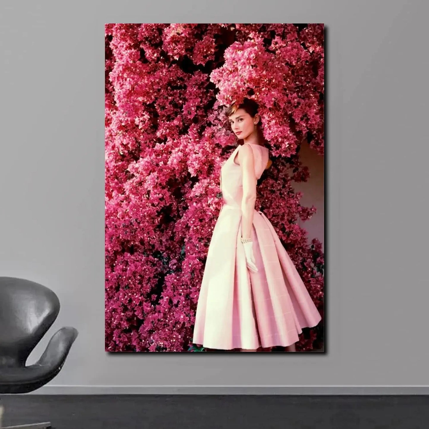 Scandinavian Classic Vintage Wall Art Audrey Hepburn Breakfast at Tiffanys HD Canvas Poster Print Home Bedroom Living Room Decor Peaceful Pleasures Health and Wellness