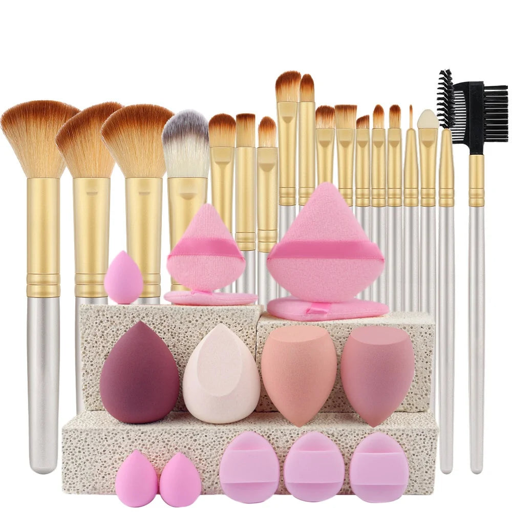 18-Piece Champagne Makeup Brush Set | Soft Fluffy Wood Handle