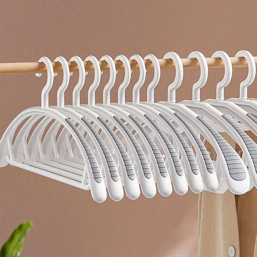 Non-Slip Heavy Duty Wide Plastic Coat Hangers – No Shoulder Bump