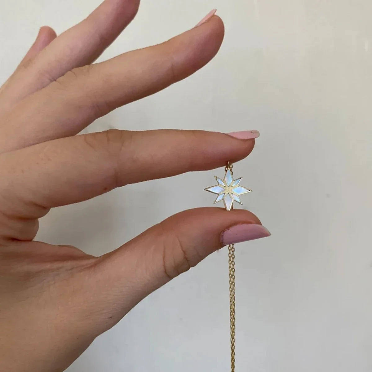 Titanium Steel Necklace Handcrafted Natural Abalone Shell Patch Color Preservation Necklace Electroplated Gold Collarbone Chain Peaceful Pleasures Health and Wellness