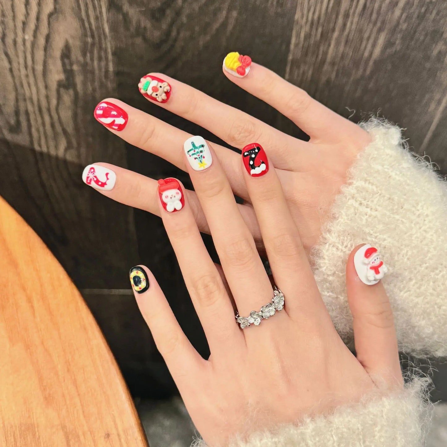 Christmas Press-On Nails | Bow & Deer Short Red Design – 10pcs