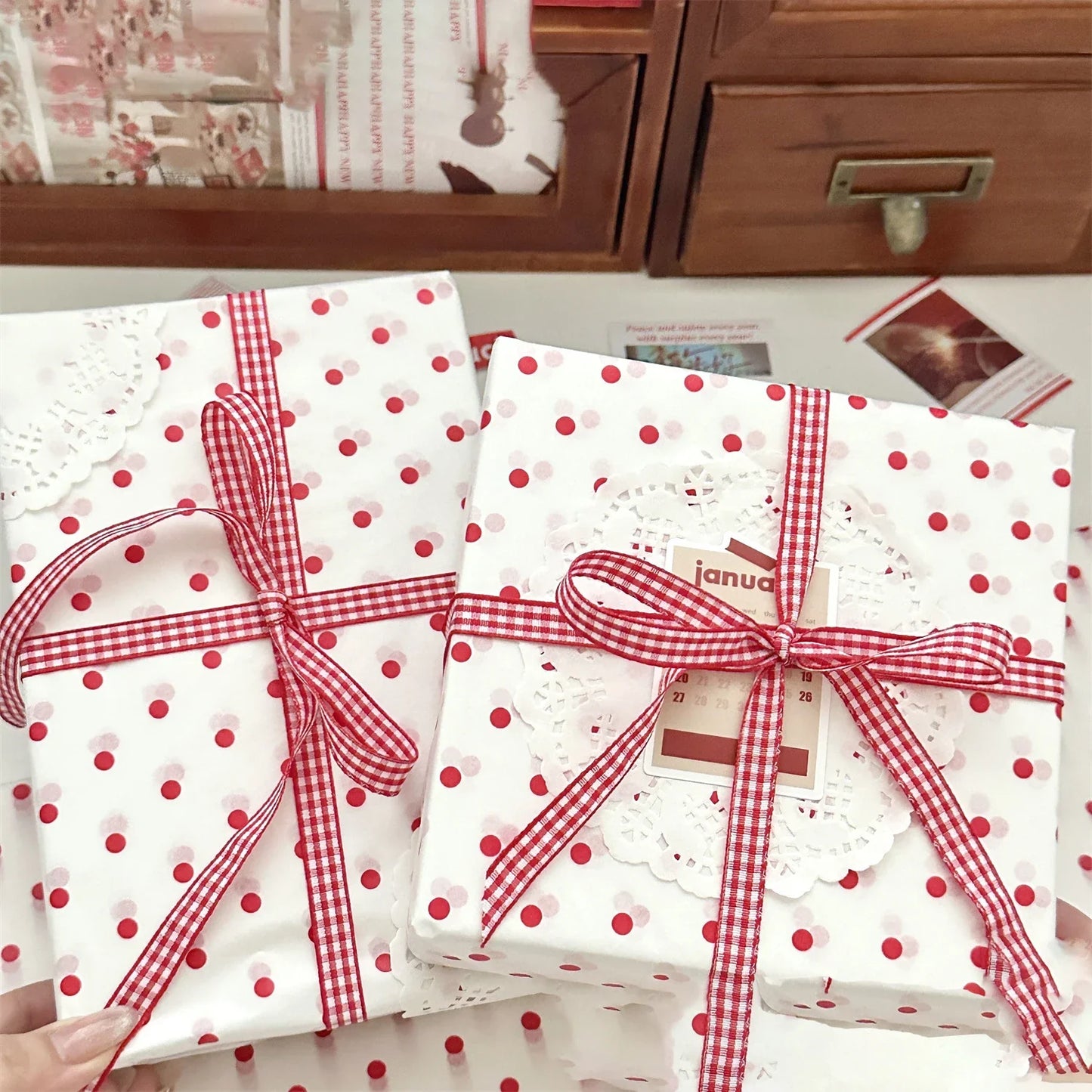 Polka Dot Pearl Flower & Gift Wrapping Paper Sheets – 10 Pack
