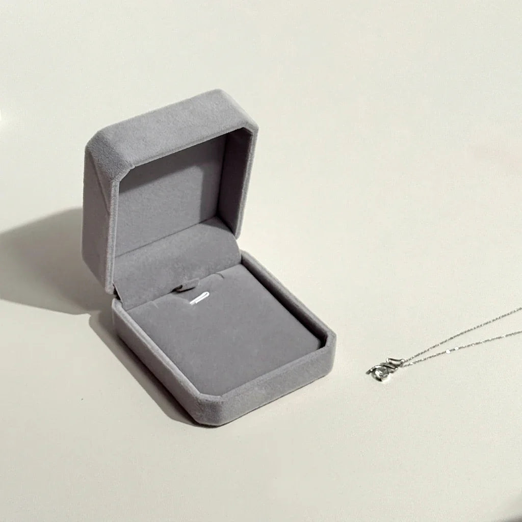 Velvet Necklace Pendant Gift Box – Soft Lined Jewelry Storage Case