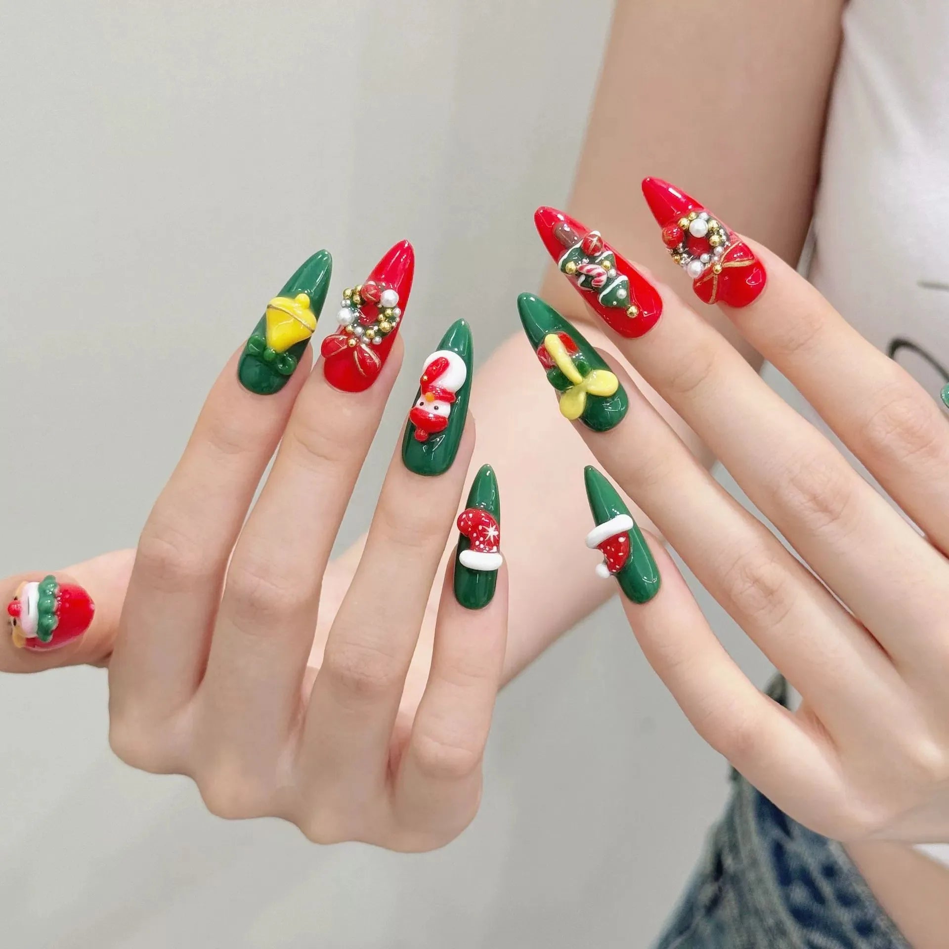10PCS Handmade Christmas Press on Nails 3D Pearl Wreath Decor Fake Nail Tips Wearable Long Red Green False Nails Almond Fashion Peaceful Pleasures Health and Wellness