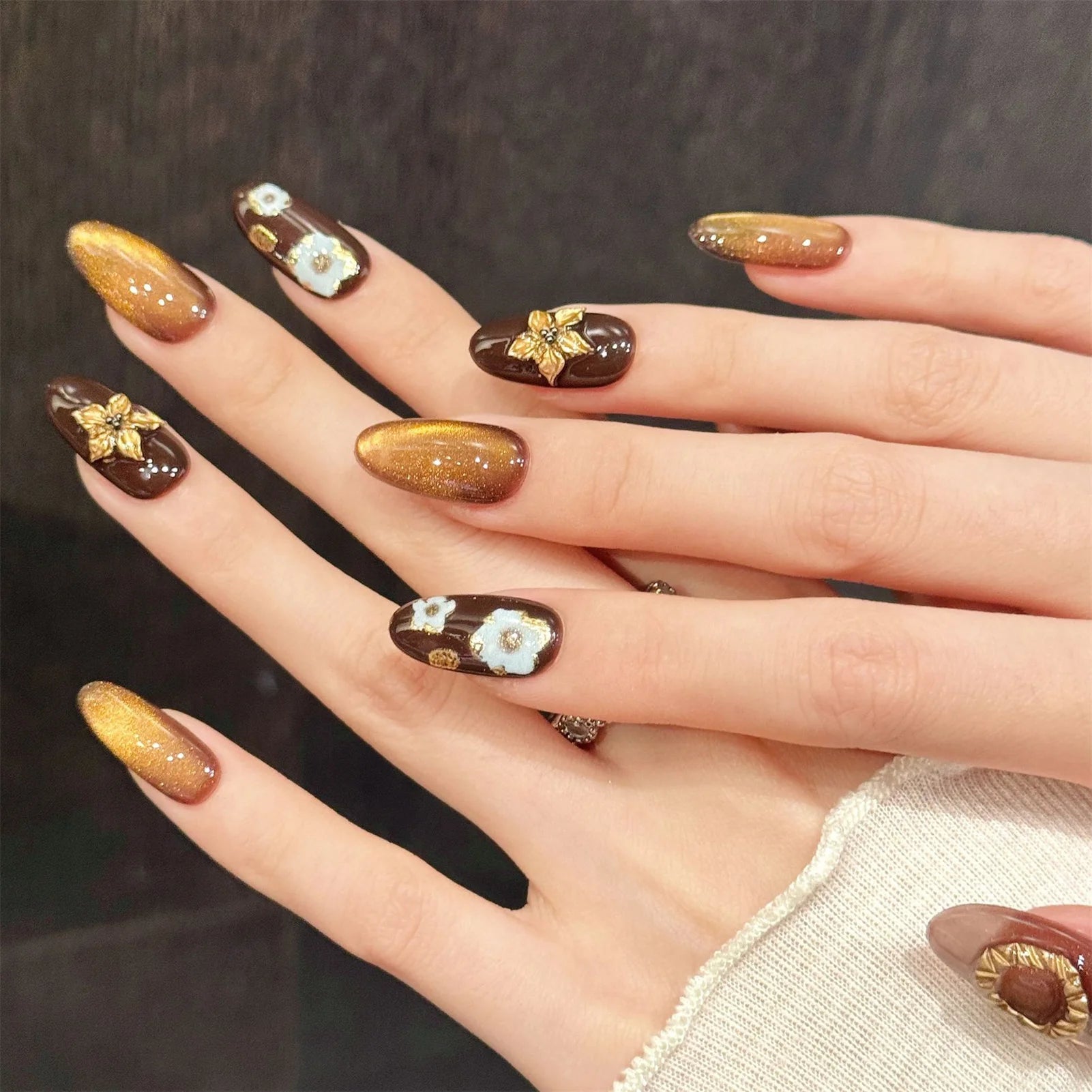 Handmade 3D Flowers Press on Nails Decor Velvet Cat's Eye Fake Nails for Women Girl Wearable Brown Gold Retro False Nails Short Peaceful Pleasures Health and Wellness