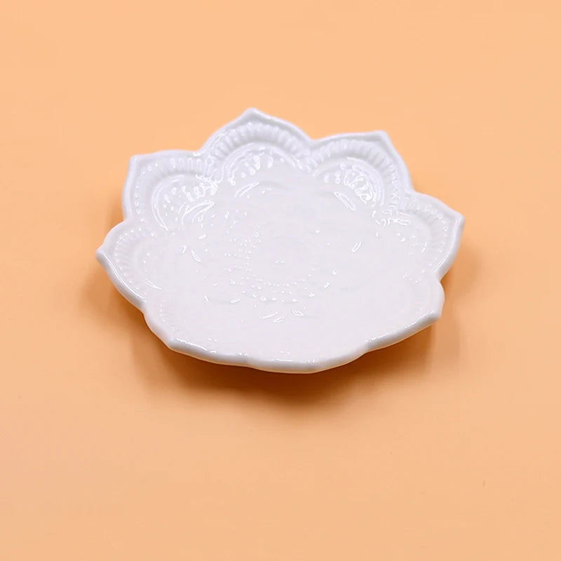 1Pcs Ceramic Jewelry Display Tray Holder Organizer Storage Irregular Disk Plate Ring Bracelet Necklace Jewelry Decoration Peaceful Pleasures Health and Wellness White