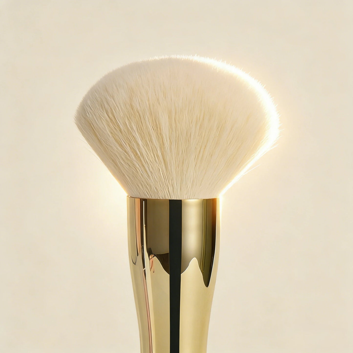 Extra-Large Soft Bristle Powder Blush & Highlighter Brush