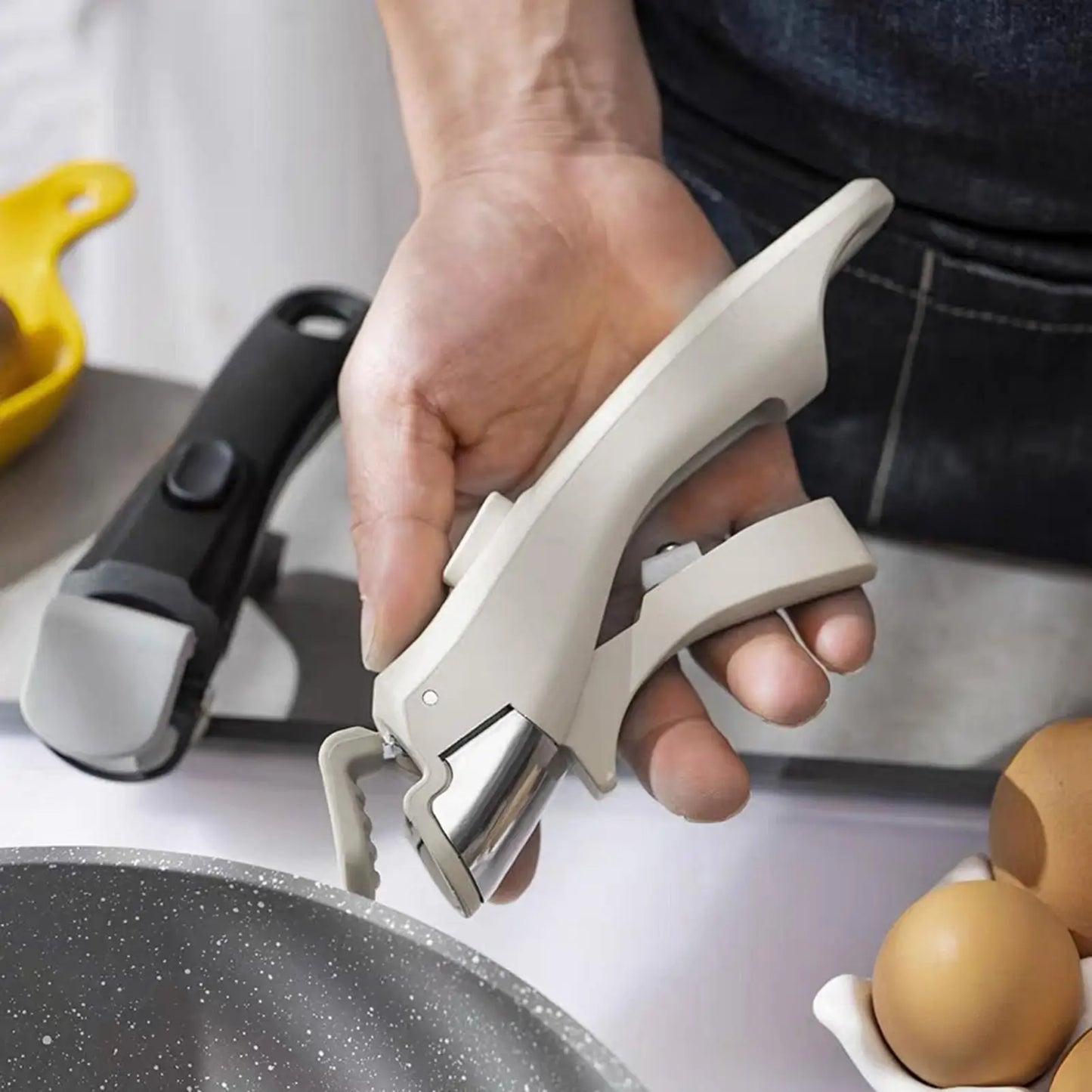 Detachable Universal Pot Handle – Anti-Scald Cookware Grip