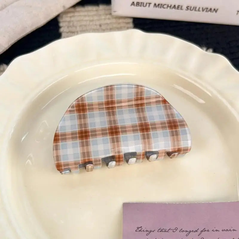 Classic Plaid Hair Claw Clip – Strong Hold for Women & Girls