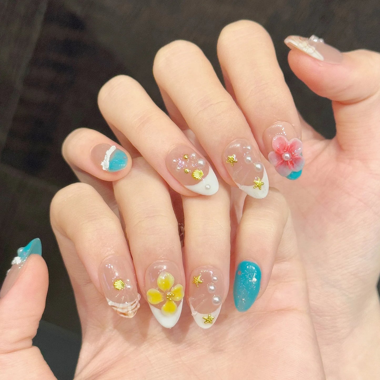 Bohemian Shell Flower Press On Nails – Short Almond 10pc Set