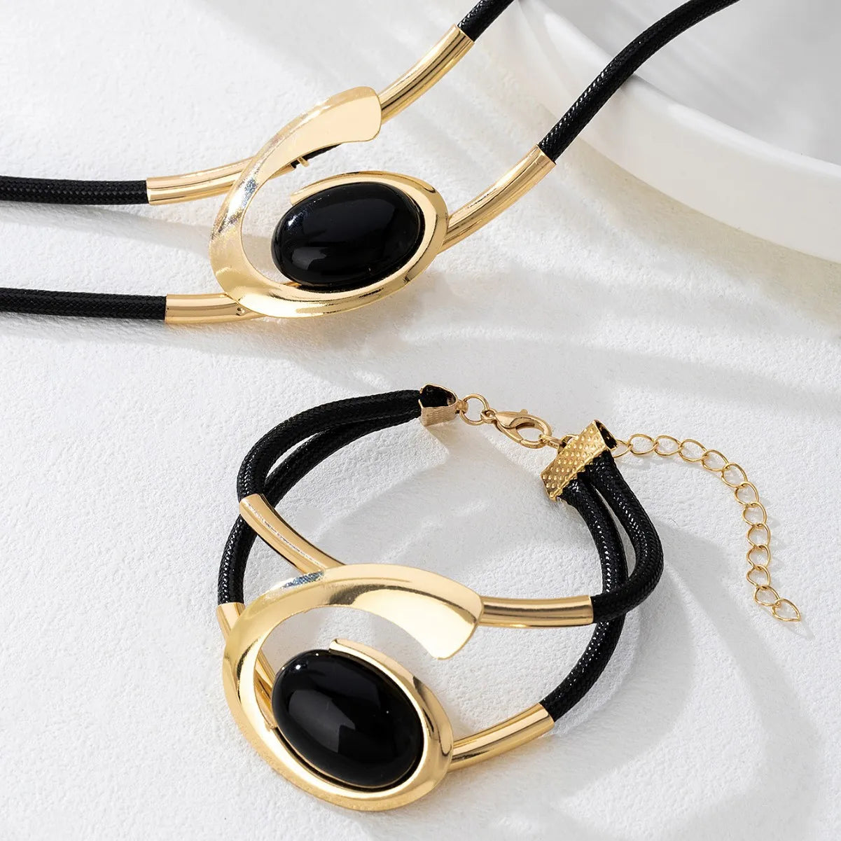 1 Set of Versatile Dark Gothic Oval Geometric Double-Layer Bracelet Necklace Set, Versatile Personality Women Jewelry for Women Peaceful Pleasures Health and Wellness