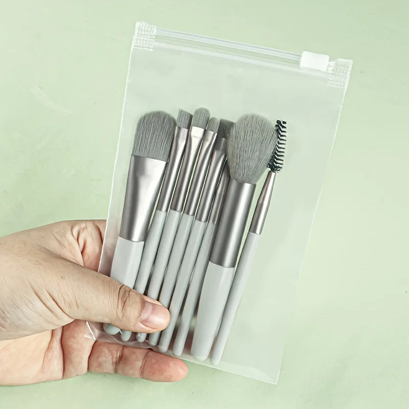 RUNTOIN 8-Piece Mini Makeup Brush Set | Portable Travel Kit