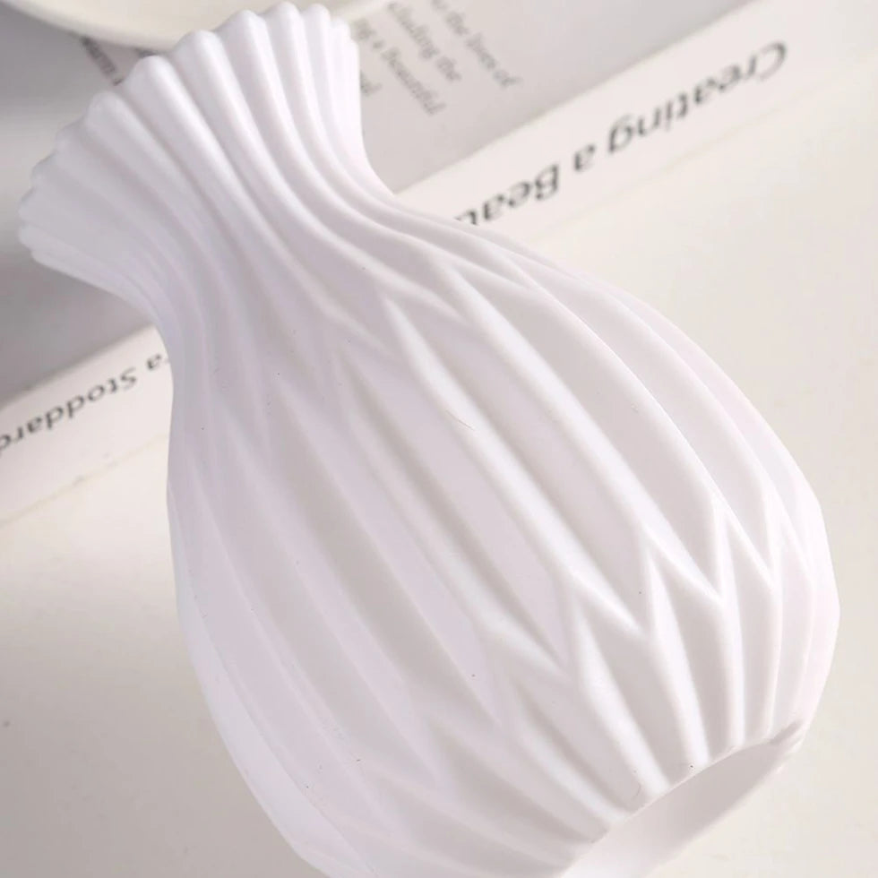 White Imitation Ceramic Plastic Vase – Home, Wedding & Decor