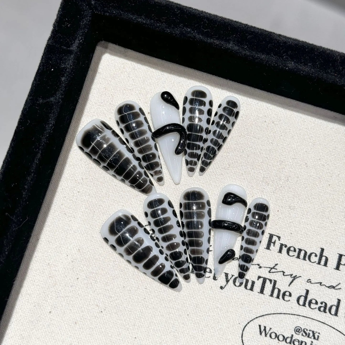 Black Snake Press-On Nails | Long Almond Y2K Punk False Nails