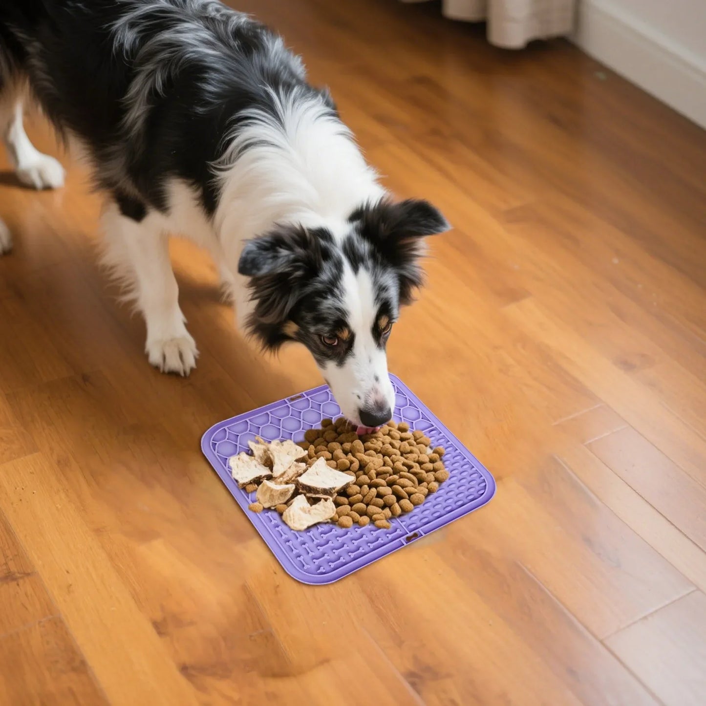 Silicone Dog Lick Mat – Slow Feeder & Bath Anxiety Relief
