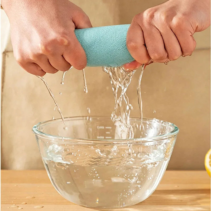 Tearable Cleaning Towel Roll – Reusable Absorbent Wipes (20 Sheets)