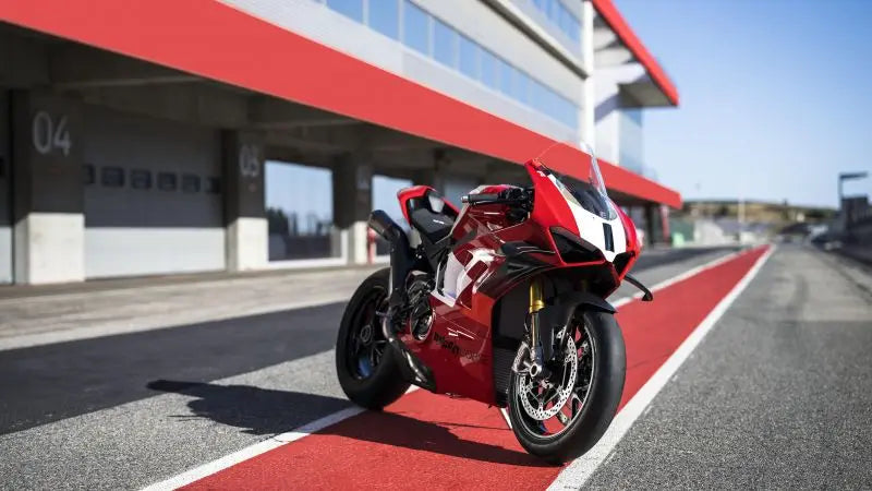 Canvas Wall Arts Home Decor Streetfighter V4 S Ducati Panigale V4 R Motorbike Wallpaper Decoration Picture Living Room Artwork Peaceful Pleasures Health and Wellness 03 50x70cm Unframed