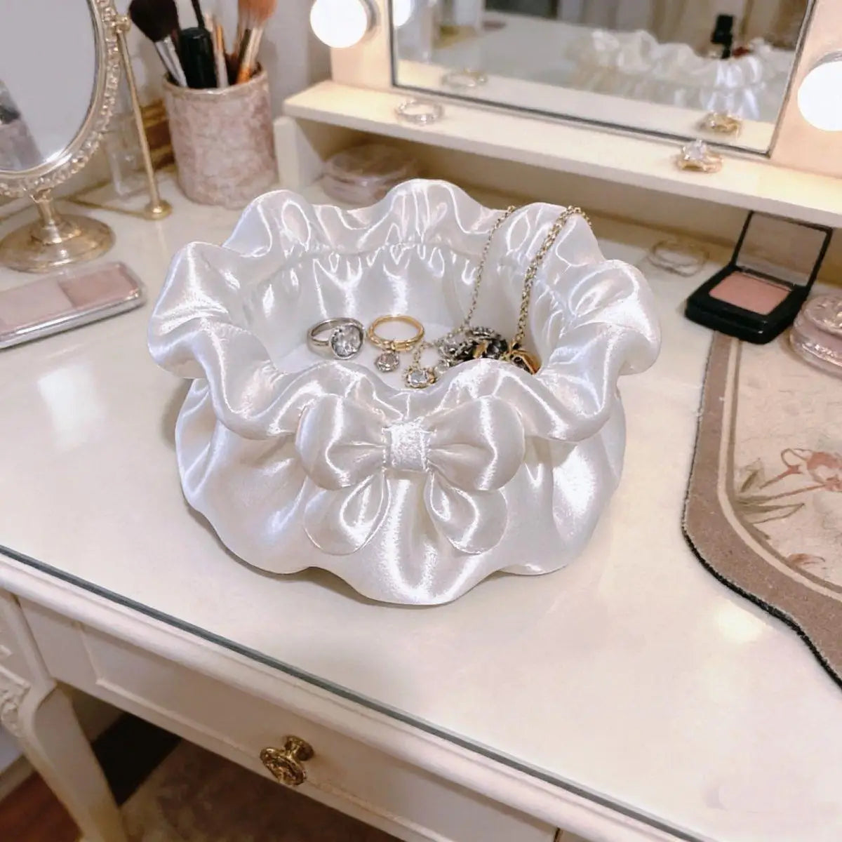 Bow-shaped 3D Printing Storage Tray INS Lolita-style Princess Dress Makeup Brush Pen Holder Desktop Cosmetic Jewelry Storage Box Peaceful Pleasures Health and Wellness White