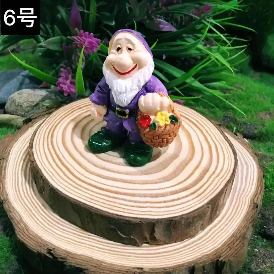 Funny Peeing Elf Resin Figurine | Garden Gnome Ornament