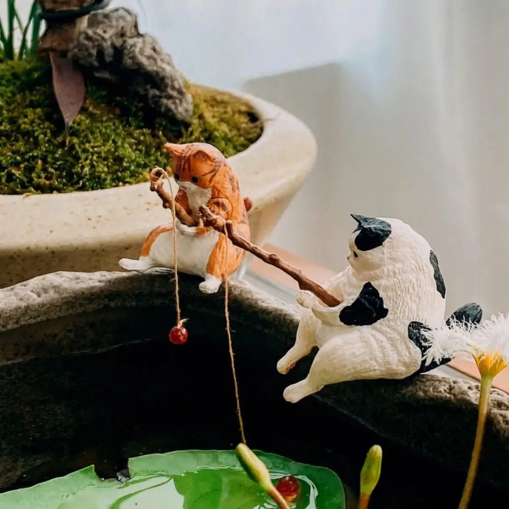 Fishing Cat Miniature Figurine – Aquarium, Bonsai & Desk Decor
