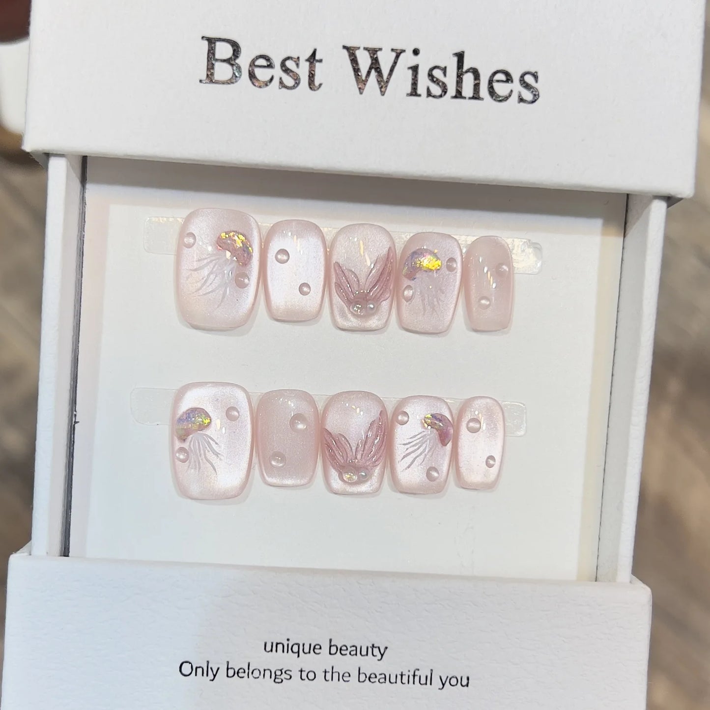 Short Cat Eye Press On Nails – Mermaid Pearl Pink Design