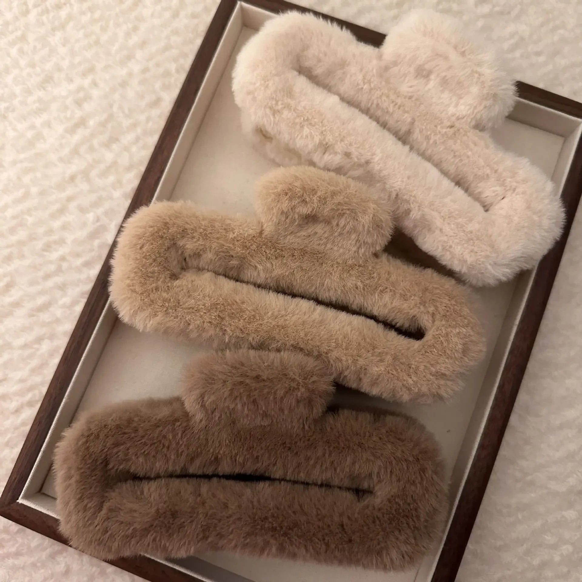 Fashion Plush Scratch Clip with High End Feel Large Autumn and Winter Hair Clip Shark Hair Clips Headband Cute Furry Hair Clips Peaceful Pleasures Health and Wellness